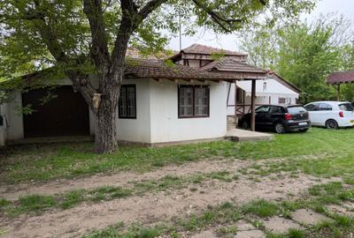 Casă cu 4 camere în Perișor - 1