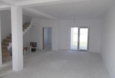 Casă cu 5 camere cu Teren 328 Mp în Favorit - 19