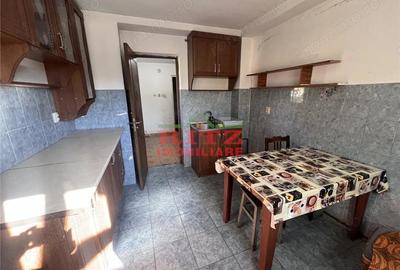 Casă cu 3 camere cu Teren 1623 Mp în Central - 5