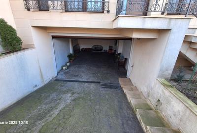 Casă cu 4 camere cu Garaj în Coiciu