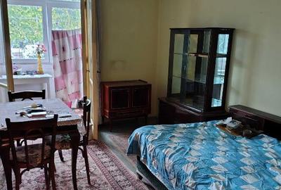 Garsoniera in zona Costin Georgian-metrou - 2