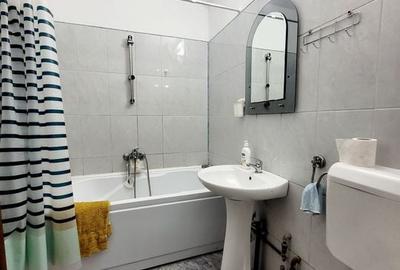 Apartament cu 3 camere - Centru/Piata 700 - 8