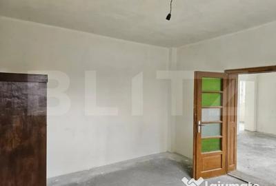 Casă cu 3 camere cu Teren 2050 Mp în Central - 11