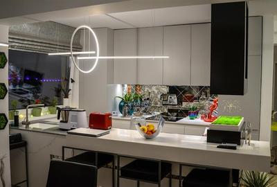 Apartament cu 3 camere semidecomandat, mobilat în Noua - 40