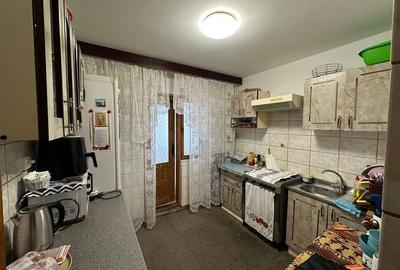 Apartament cu 3 camere decomandat în Frumoasa - 2