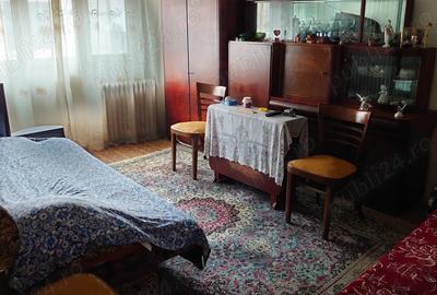 Apartament de vanzare cu 3 camere la parter - 2