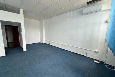 Spațiu comercial, de 40 mp, în Central - 3