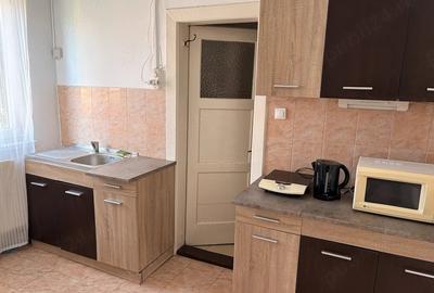 Casă cu Teren 200 Mp în Central - 3