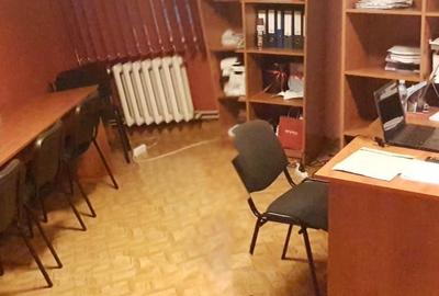 Inchiriez Birou finisat si mobilat modern - 7