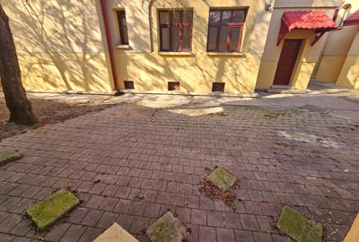 Casă individuală cu 20 camere cu Canalizare în Central - 9