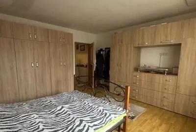 Apartament cu 3 camere decomandat în Independenței - 4