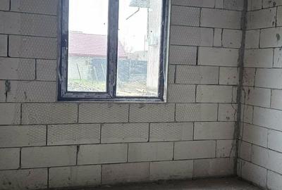 Casă cu 4 camere în Cazasu - 8