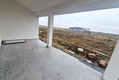 Casă cu 3 camere cu Canalizare în Moșnița Veche - 1