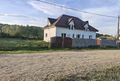 Casă cu Teren 700 Mp în Breasta - 2