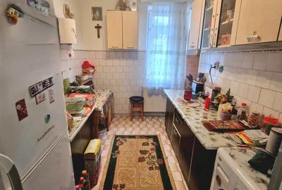 Ap. 3 camere- decomandat- parter+balcon ?i beci, Plevna - 3
