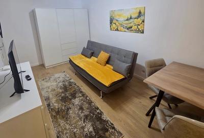 Garsonieră decomandată în Central