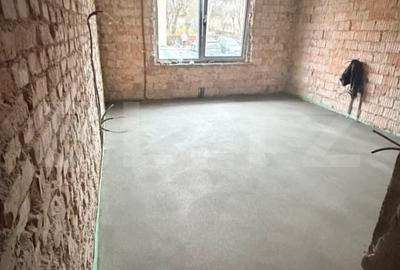 Apartament cu 3 camere decomandat în Tractorul - 4