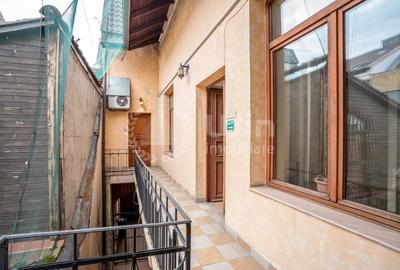 Casă individuală cu 12 camere cu Canalizare în Central - 24