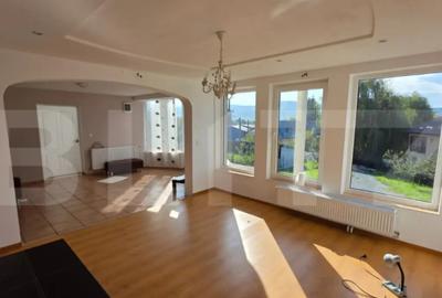 Casă cu 4 camere cu Teren 1000 Mp în Central