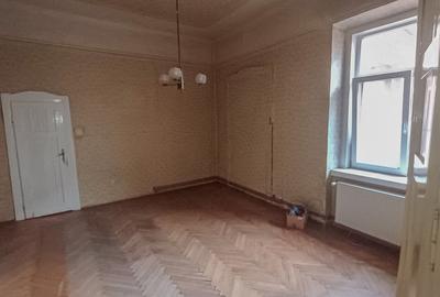 Locuință ultracentrală compusă din două apartamente cu intrări separate - 2
