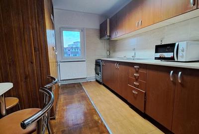 Apartament cu 4 camere decomandat în Plopilor - 3