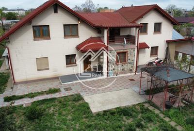Casă individuală cu 8 camere cu Canalizare în Voluntari - 2