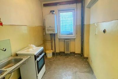 Apartament cu 3 camere decomandat în Podu Roș - 6