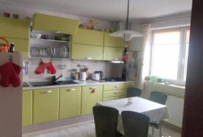 Apartament cu 5 camere decomandat în Central - 1