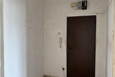 Apartament cu 3 camere decomandat în Militari