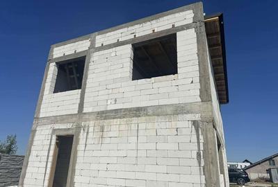 Casă cu 4 camere în Exterior Vest - 1