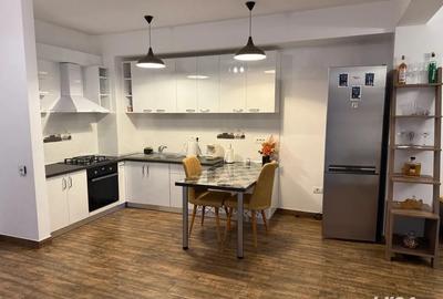 Inchiriez apartament