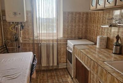 Apartament cu 3 camere decomandat în Micro 5 - 8