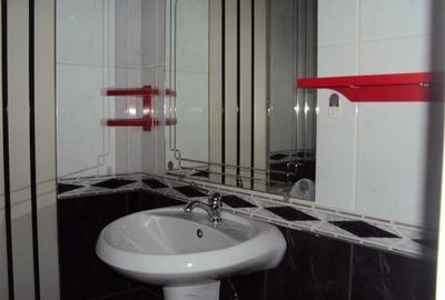 Inchiriez apartament 4 camere, et 2, semimobilat, zona Teatru - 15
