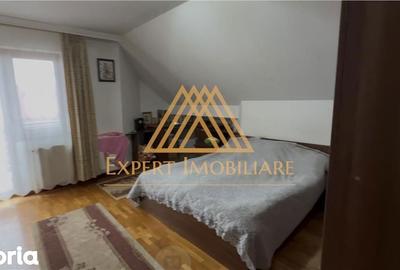 Casă cu 4 camere cu Teren 500 Mp în Central