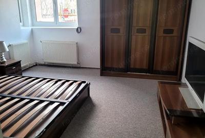 Casă cu 4 camere cu Teren 100 Mp în Centru Civic - 1