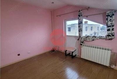 Casă cu 6 camere cu Teren 186 Mp în Vest - 11