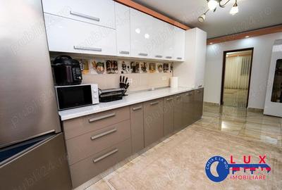 Apartament cu 3 camere semidecomandat în Babadag - 2