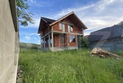 Casă cu 4 camere în Budacu de Sus
