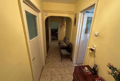 Apartament cu 3 camere decomandat în Dacia - 2