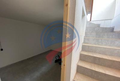 Casă cu 5 camere cu Teren 250 Mp în Central - 5