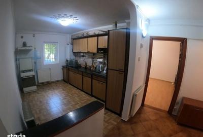 Apartament cu 3 camere decomandat în Uiești - 2
