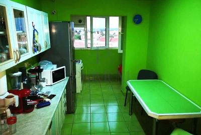 OLIMPIA STADION - LIFT - 4 cam - 2 bai - 2 balcoane - debara - centrala proprie OLIMPIA STADION - LIFT - 4 cam - 2 bai - 2 balcoane - debara - centrala proprie - 2