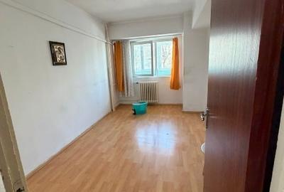 Apartament cu 3 camere semidecomandat în Drumul Taberei - 12