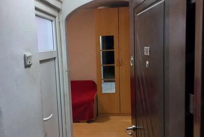Garsonieră decomandată, mobilată în Central