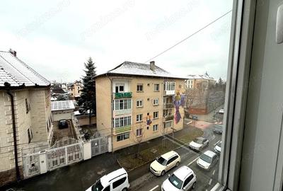 Apartament cu 2 camere semidecomandat în Ultracentral