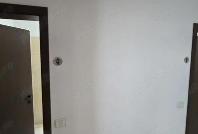 Spațiu comercial, de 250 mp, în Central - 6