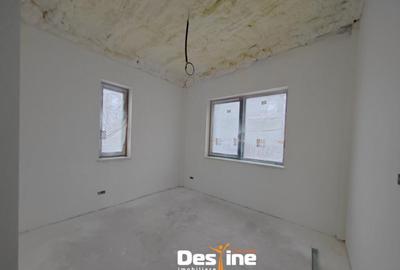 Casă cu 4 camere cu Canalizare în Vișani - 2