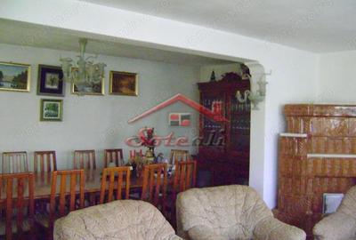 Casă cu Teren 880 Mp în Cornu - 4