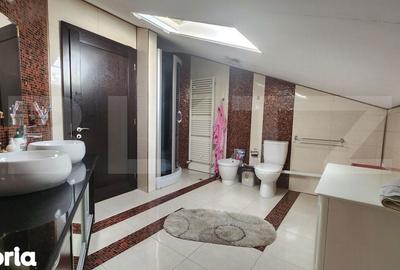 Casă cu 7 camere cu Teren 292 Mp în Central - 2