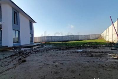 Casă cu 4 camere cu Teren 400 Mp în Central - 5